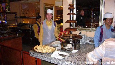 Waitress der Norwegian Gem