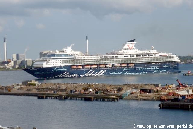 Kreuzfahrtschiffphoto Mein Schiff Herz